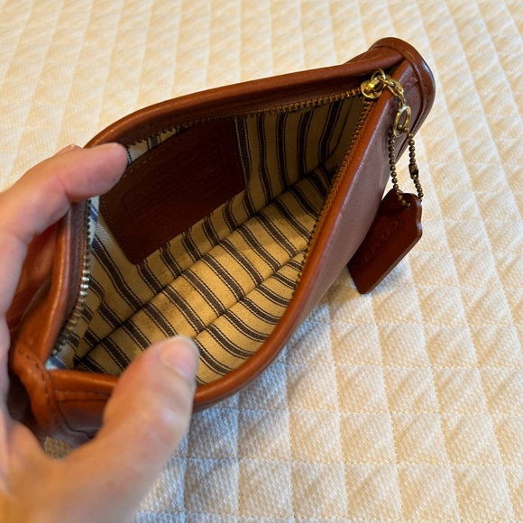 Coach Chunky Case in British Tan SLG ALERT!!!!! - Picture 6 of 11